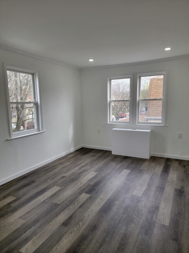 Building Photo - 6418 48th Ave