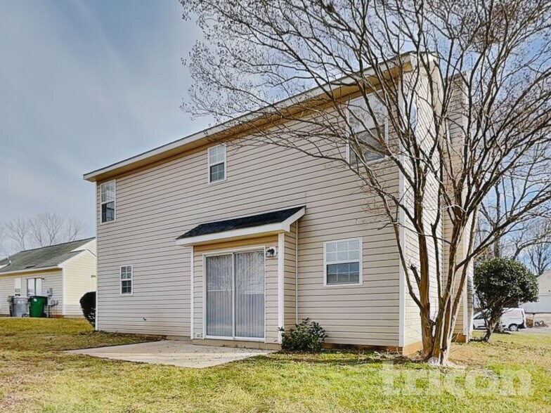 Building Photo - 11123 White Stag Dr