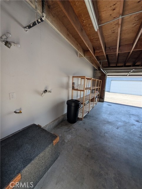 Building Photo - 2620 Huntington Dr