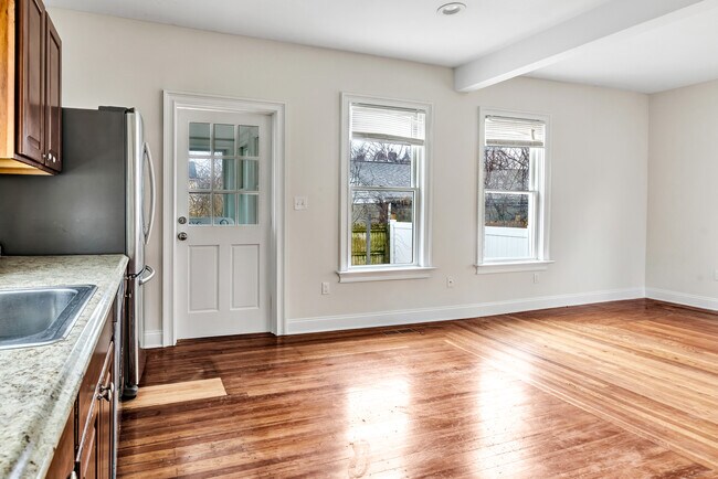 Building Photo - 105 Atlantic St