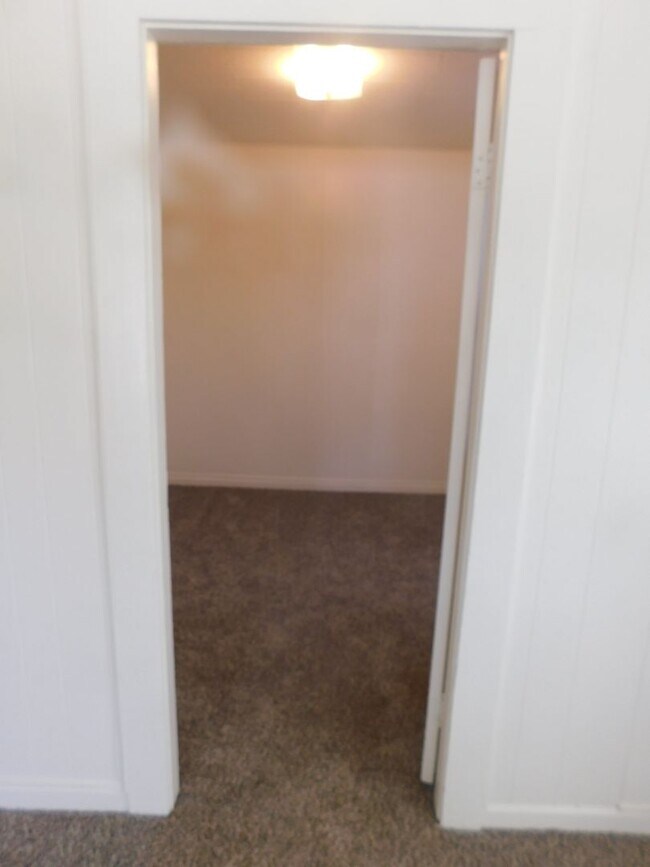 Building Photo - 2 bedroom Single Family House Ready Soon!