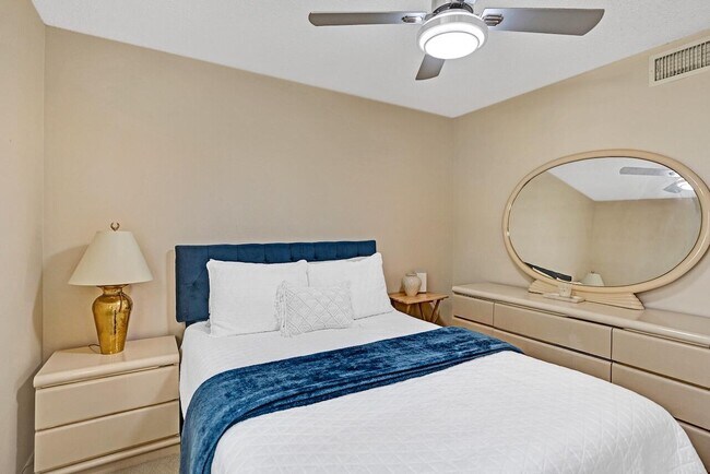 Building Photo - 107 Half Moon Cir