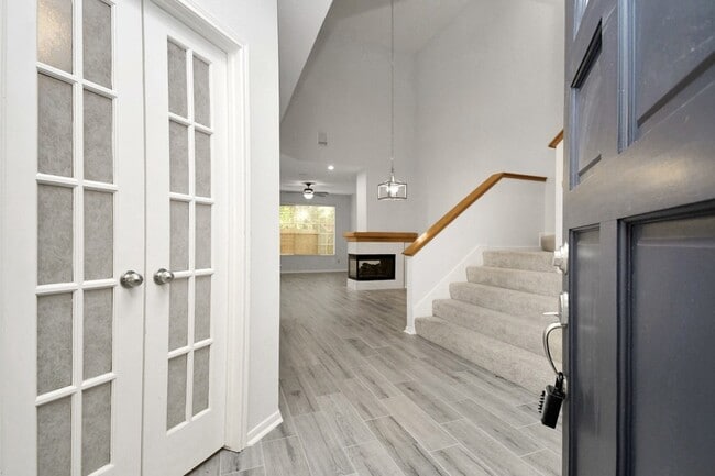 Building Photo - 60 Lakeridge Ct