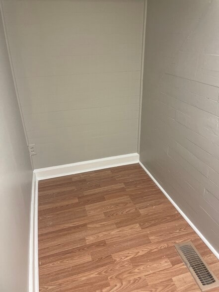 Storage Area - 1725 King Woods Dr, APT A