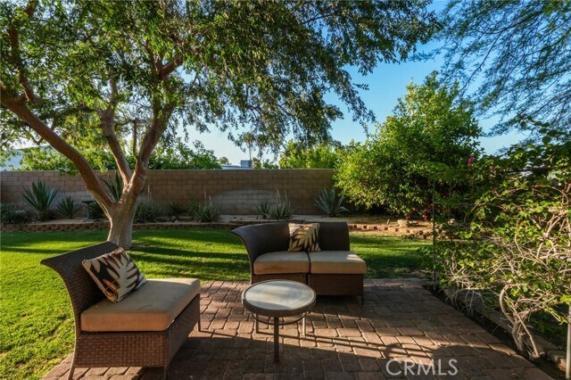 Building Photo - 576 E Desert Holly Cir