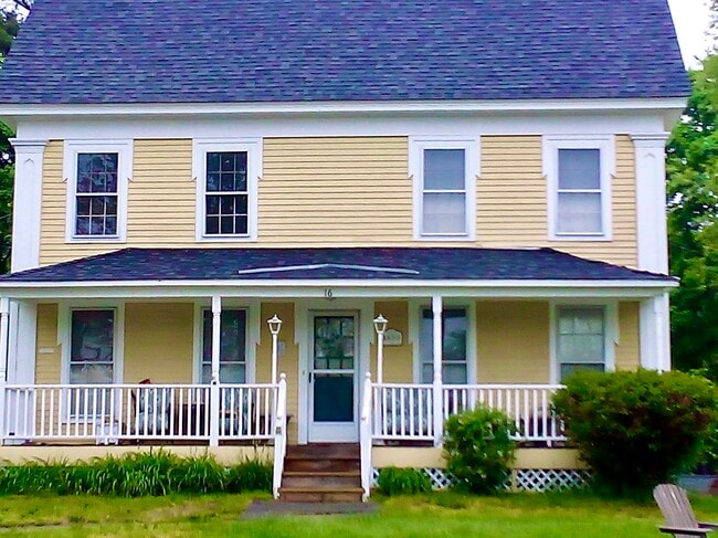 Building Photo - 16 Highland St