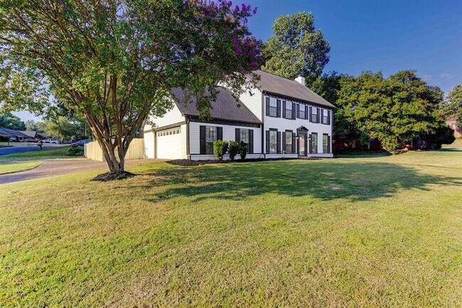 Building Photo - 7801 Autumn Creek Dr