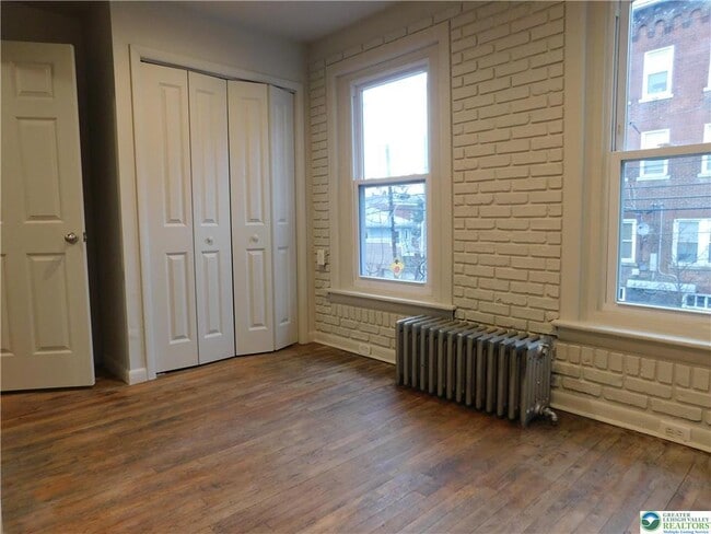 Building Photo - 536 Hayes St
