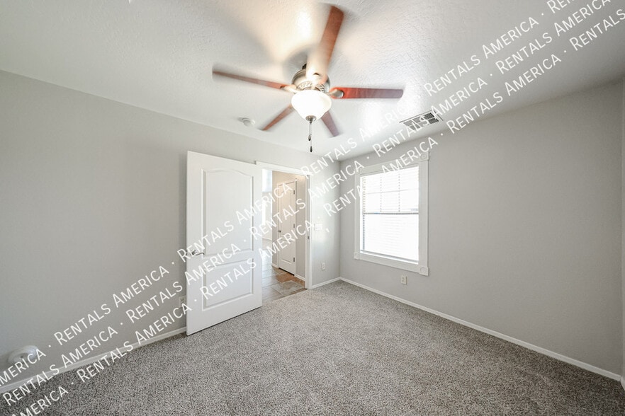 Building Photo - 2665 E Bart St