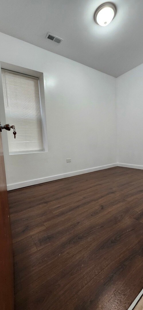 Building Photo - 1453 N Lotus Ave