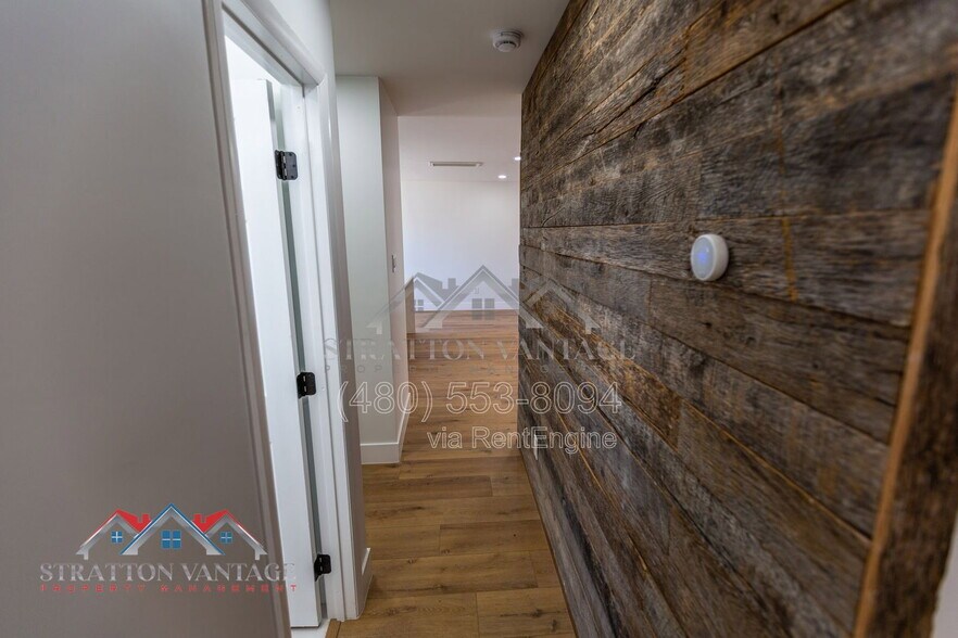 Building Photo - 4826 E Avalon Dr