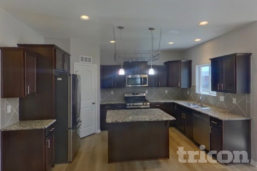 Building Photo - 7950 Sea Oats Dr