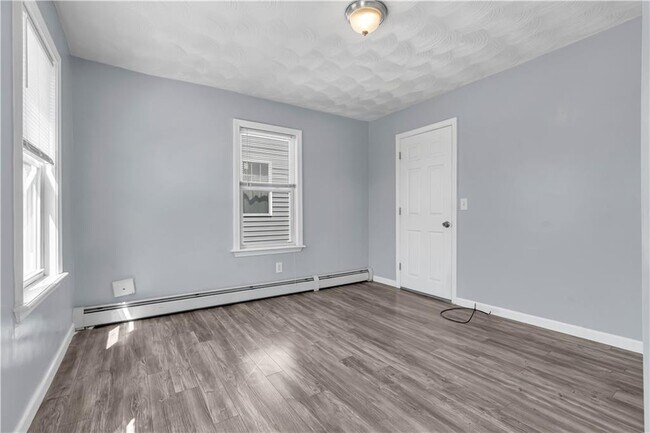 Building Photo - 871 Manton Ave