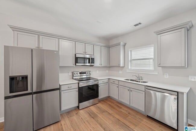Building Photo - 615 Troubadour Ln