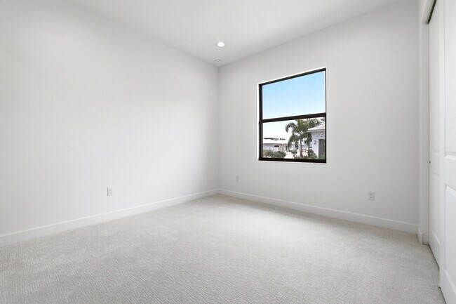 Building Photo - 9008 Corsican Finch Ct
