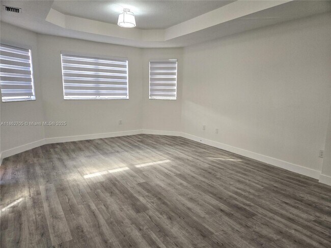 Building Photo - 3124 SW 154th Pl