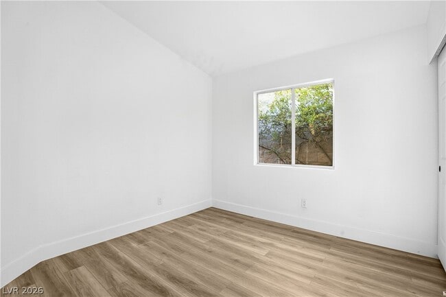 Building Photo - 1532 Waterton Dr