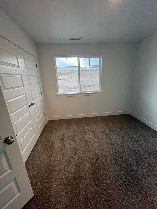 Building Photo - 2867 Blue Dawn Ln