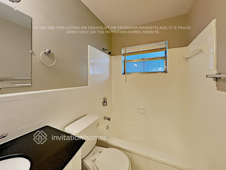 Building Photo - 3137 SW 15th Ct