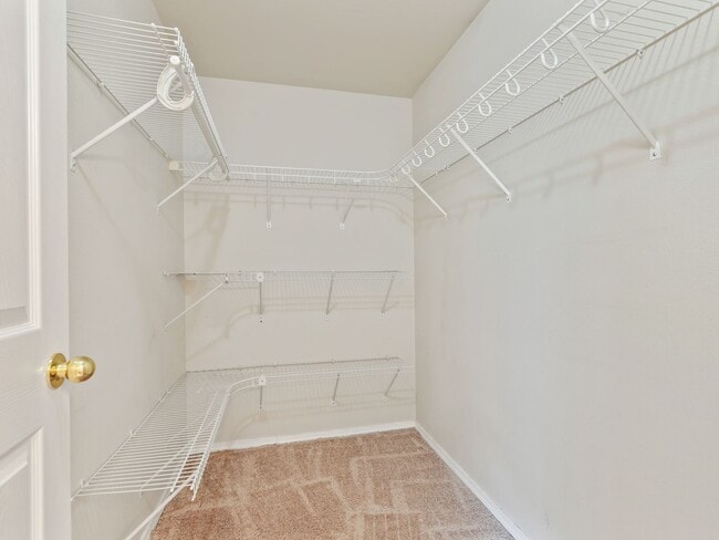 Building Photo - 3 Bed Home w/Recent Updates Attached Garag...