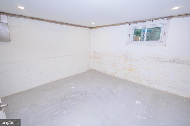 Building Photo - 11 Sewell St