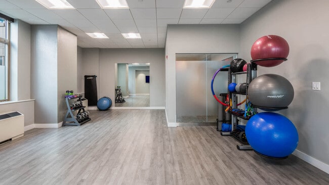 Building Photo - 285 Third St. Unit 531