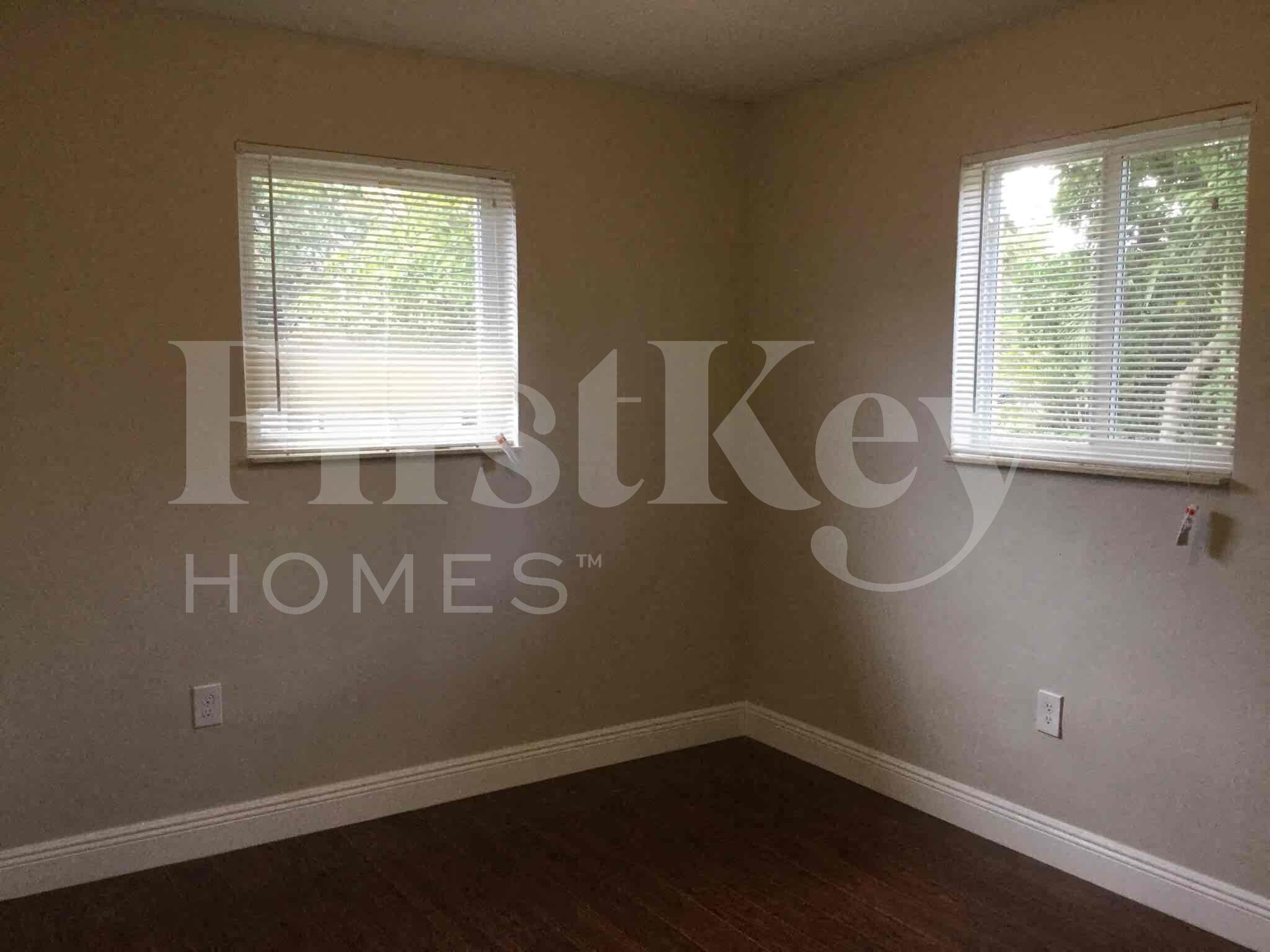 Building Photo - 1785 SW 43rd Ave