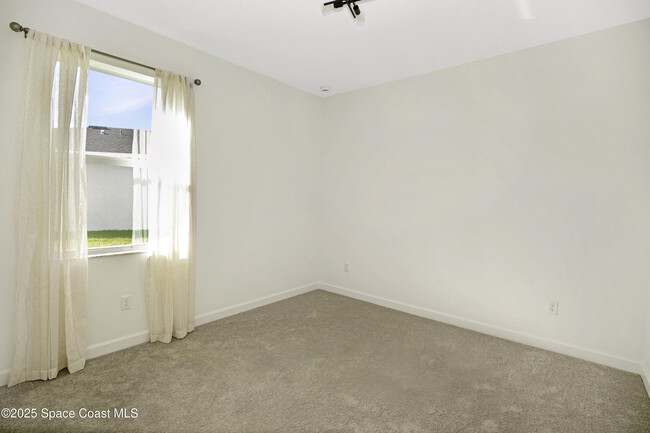 Building Photo - 1832 Marigold Trl NW