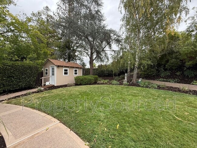 Building Photo - 1550 Naples Ct