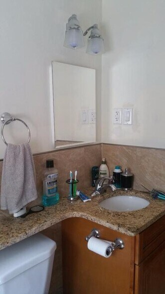 Building Photo - 61 Highland Ter