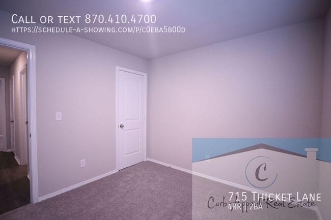 Building Photo - 715 Thicket Ln