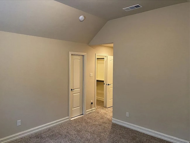 Building Photo - 1006 Jamal Dr