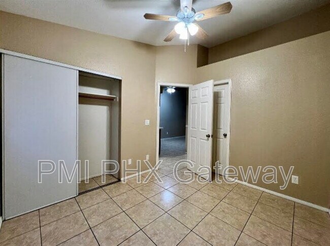 Building Photo - 170 E Guadalupe Rd