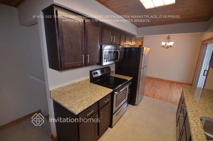 Building Photo - 707 Keniston St N