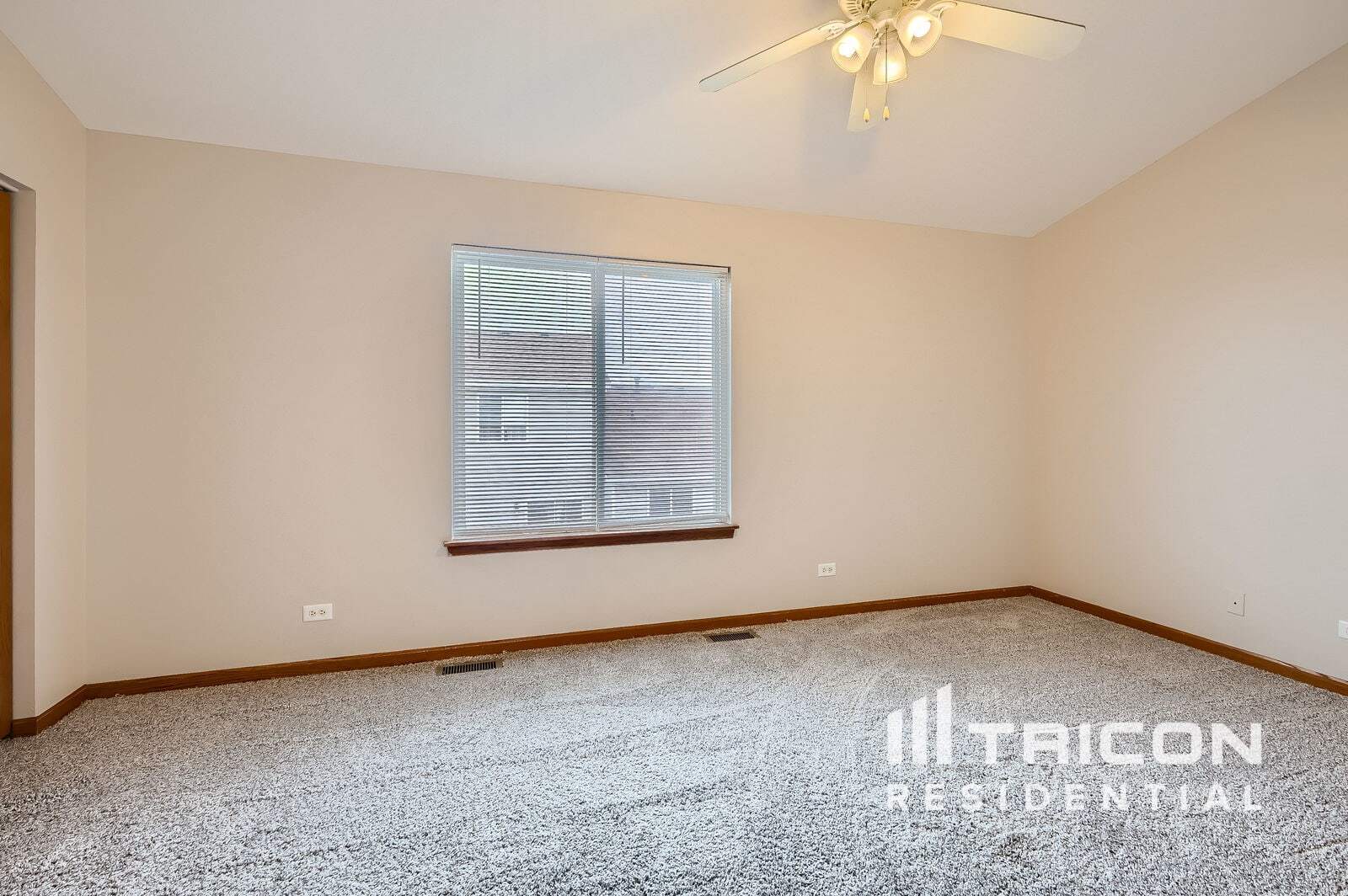 Building Photo - 1746 Fieldstone Dr N