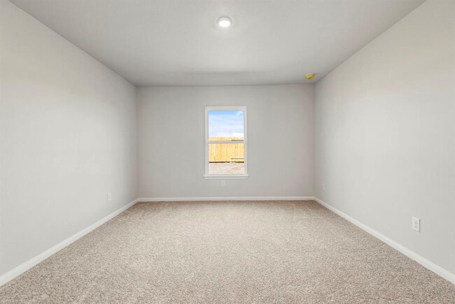 Building Photo - 6409 Elm St