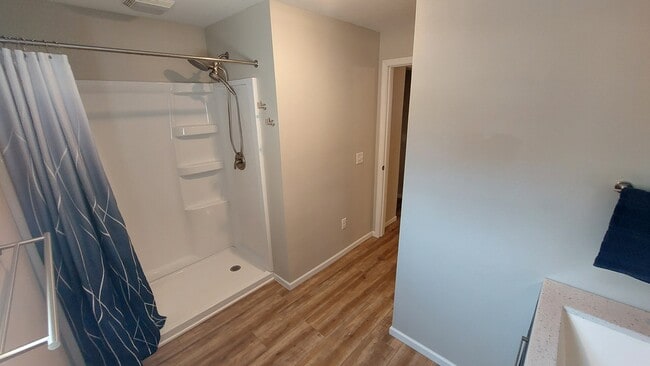 Building Photo - 204 6th Ave