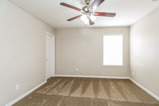 Building Photo - 11519 McDunkeld Dr