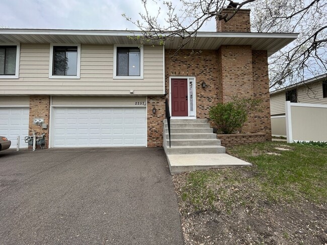 Building Photo - 2257 Oregon Ct