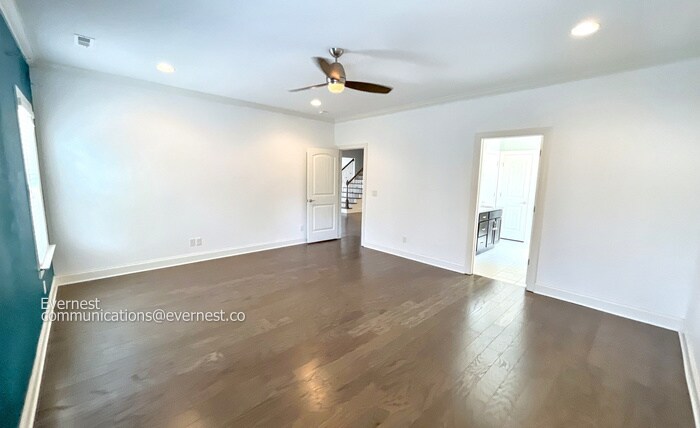 Building Photo - 5665 Bungalow Cir