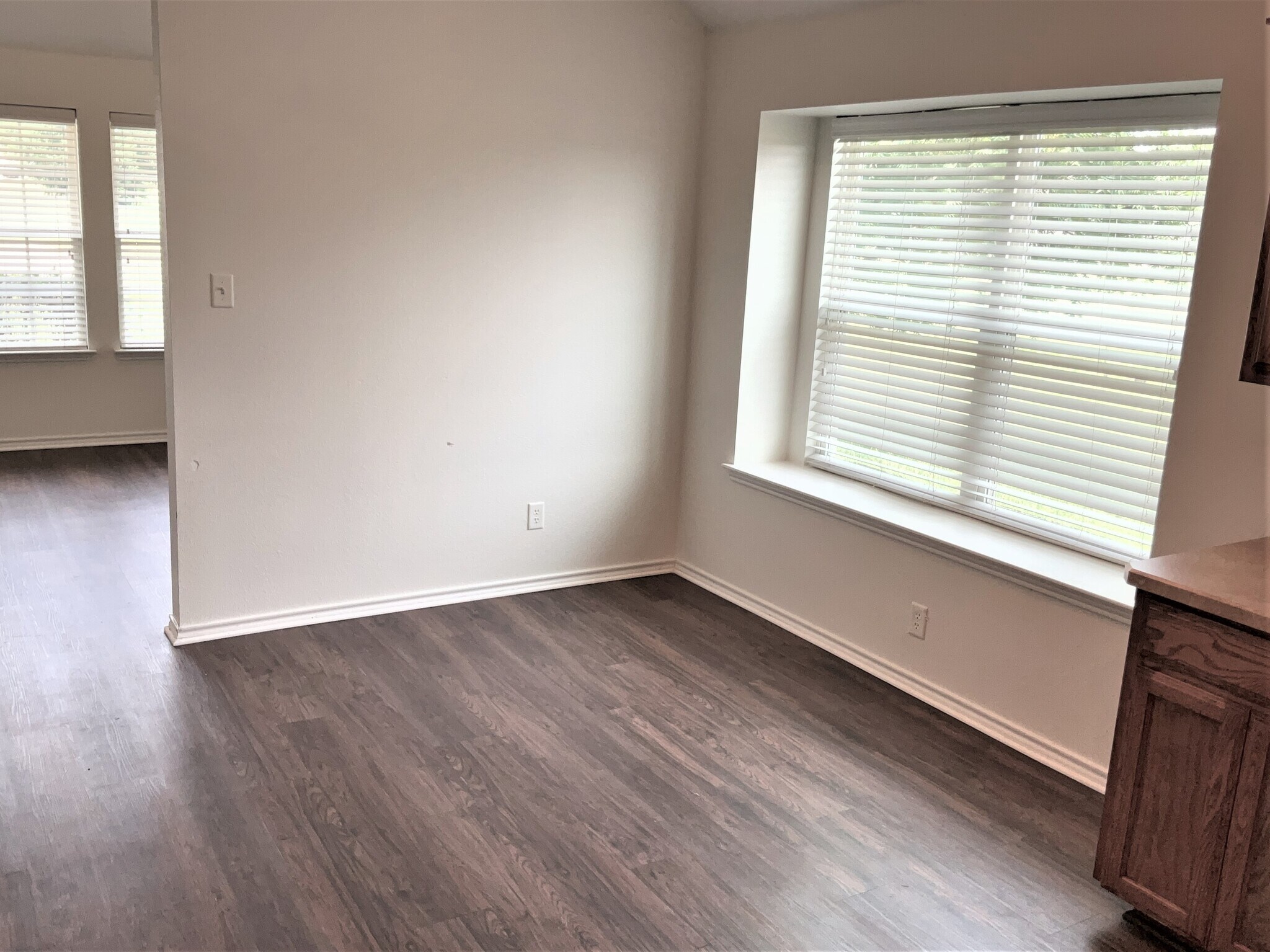 Building Photo - 1212 Gardenia Ln