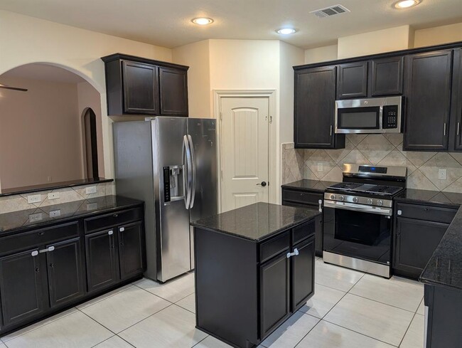 Building Photo - 2134 Argos Dr