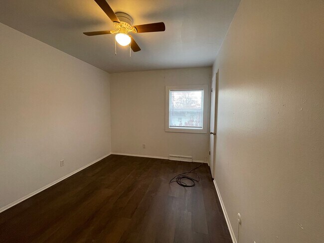 Building Photo - Abbott Court Apartments