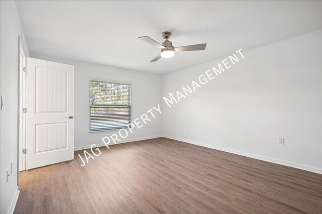 Building Photo - 1191 Valencia St SE