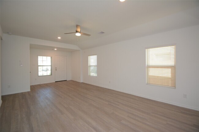 Building Photo - 1319 Winding Willow Dr