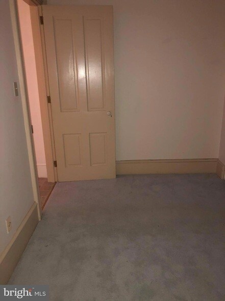 Building Photo - 216 Main St