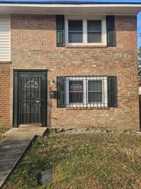 Building Photo - Updated 2BR Townhome Near S Beltline — Convenient Columbia Living