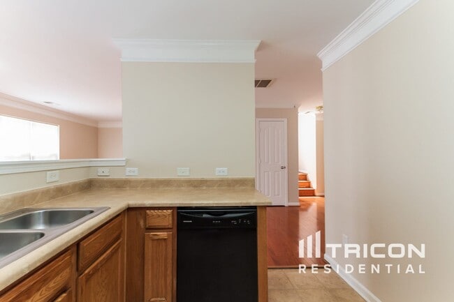 Building Photo - 6724 Commack Dr