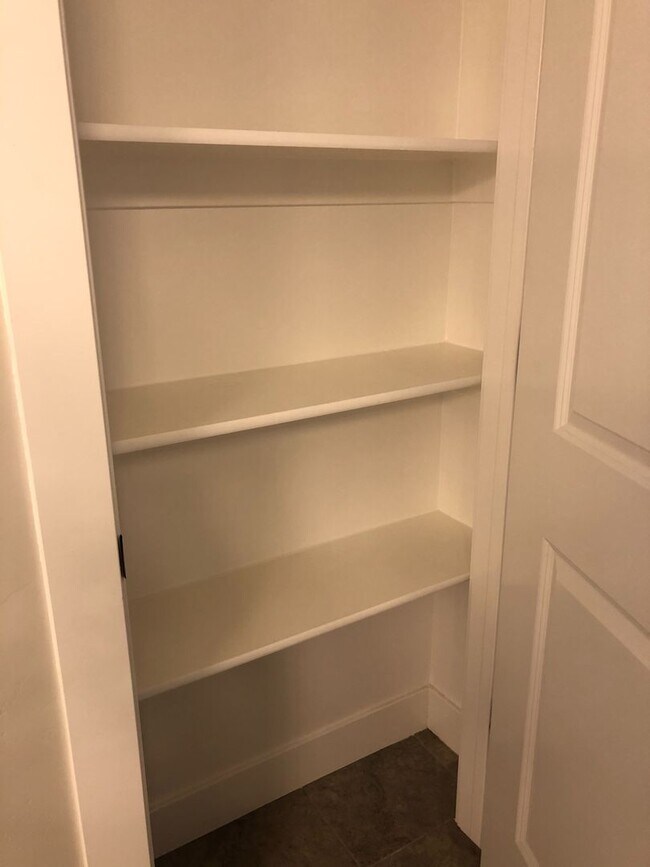 Building Photo - AMAZING HOME IN SOUGHT AFTER EXCHANGE DEVELOPMENT W/ 2 CAR GARAGE