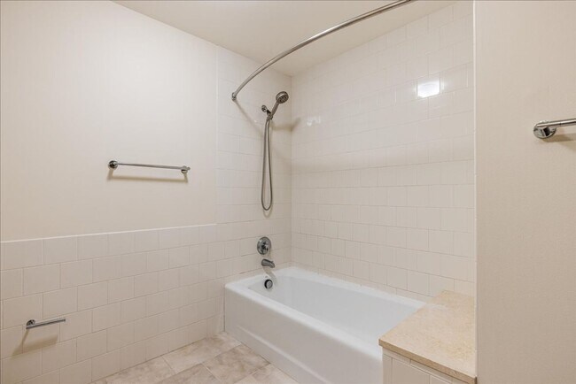 Building Photo - Modern Pearl District Condo – 1 Bedroom + 1 Bath with City Views